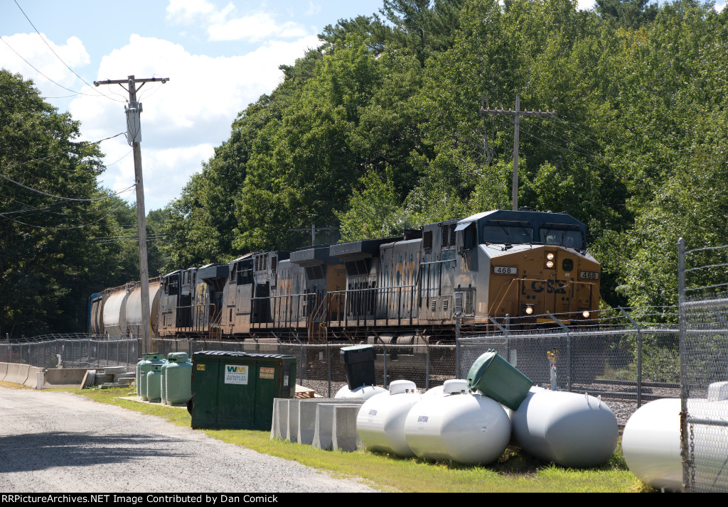 CSXT 468 Leads M426 at Wells